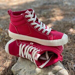 Cariuma Canvas High Top Sneakers